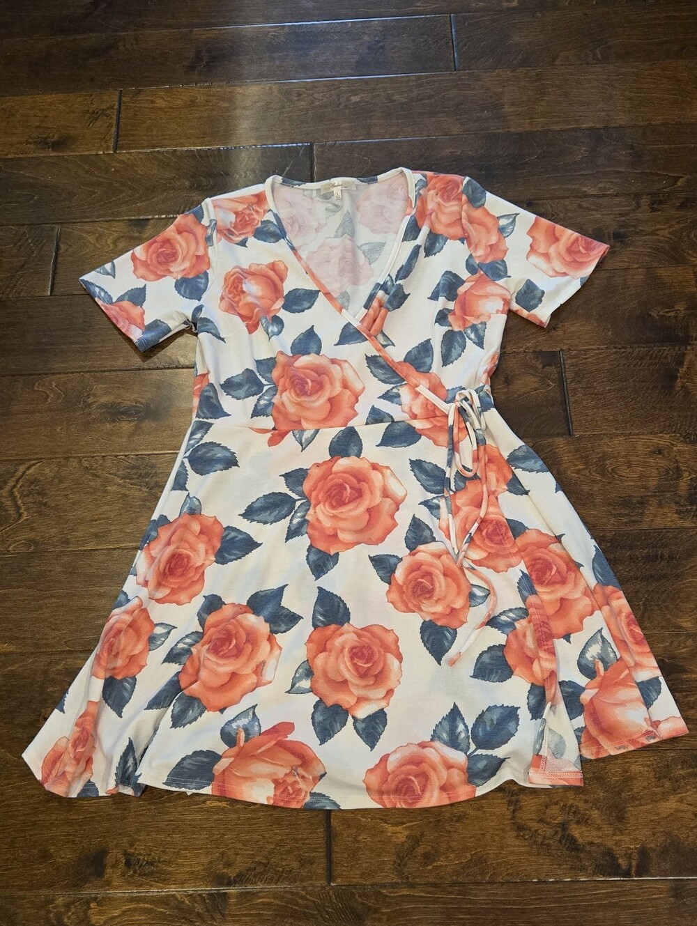 NWOT Andree By Unit Dress Size L Floral
